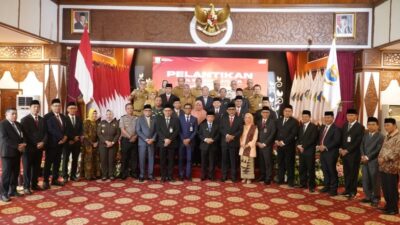 Lantik Sudirman sebagai Komisaris Utama Bank Jambi, Gubernur Al Haris Minta Pembenahan dan Kemandirian Bank Jambi