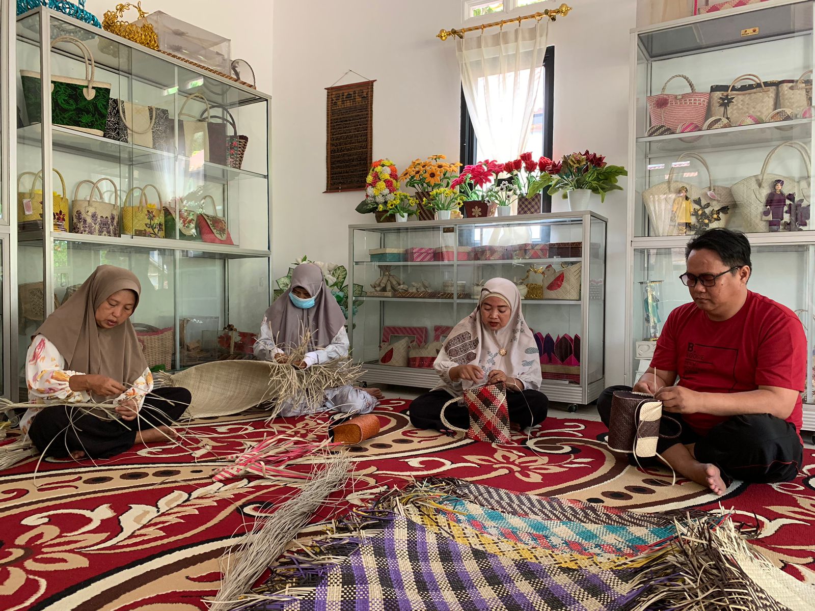 Corporate Social Responsibility (CSR) yang dijalankan SKK Migas bersama PetroChina International Jabung Ltd terus memberikan manfaat nyata bagi masyarakat di sekitar wilayah operasi, khususnya bagi pelaku usaha kecil dan menengah di Kabupaten Tanjung Jabung Timur, Jambi.