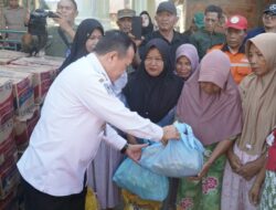 Gubernur Al Haris Tinjau dan Serahkan Bantuan Korban Terdampak Banjir Kab. Sarolangun