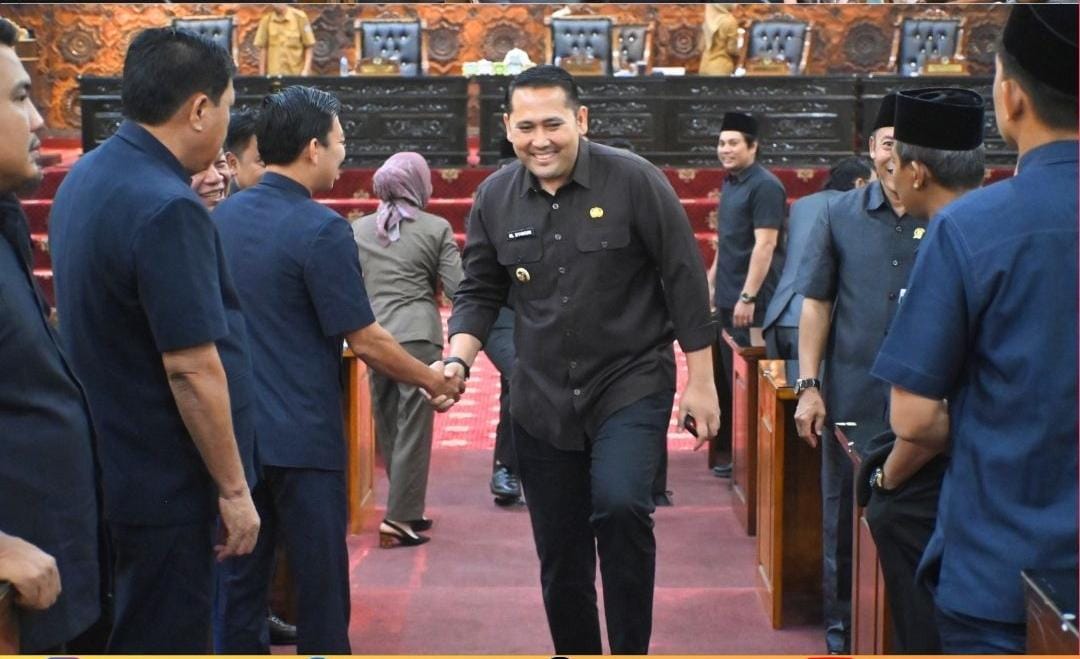 Bupati Merangin M Syukur: Pemerintah Kabupaten (Pemkab) Merangin menyampaikan tanggapan resmi atas Pandangan Umum Fraksi-Fraksi DPRD terhadap Rancangan Peraturan Daerah (Raperda) tentang Pertanggungjawaban Pelaksanaan APBD Tahun Anggaran 2025.