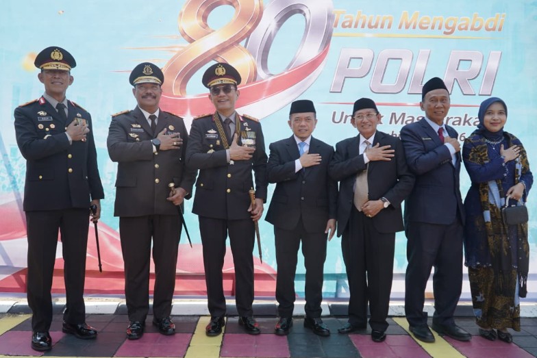 Gubernur Al Haris Hadiri Upacara Hari Bhayangkara ke-80, Apresiasi Pengabdian Polri untuk Bangsa dan Daerah