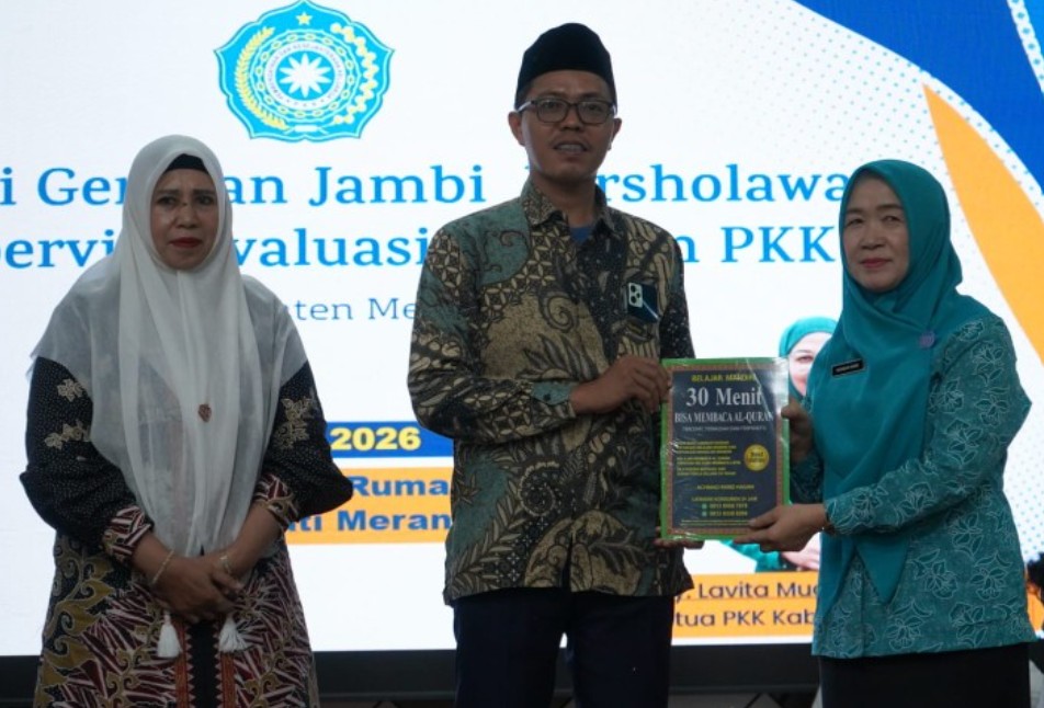 Hesti Haris Sosialisasikan Gerakan Jambi Bersholawat di Merangin