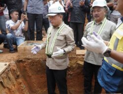 Gubernur Al Haris Letakkan Batu Pertama Pembangunan RSUD Bukit Tengah di Kerinci