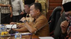 Gubernur Al Haris Pimpin Rapat Evaluasi Perkembangan Pelaksanaan Kegiatan Pembangunan Triwulan II TA 2026