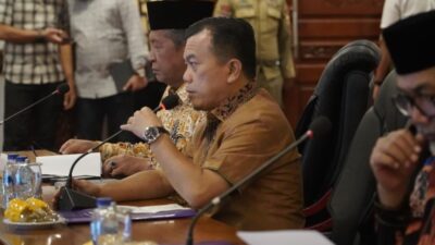 Gubernur Al Haris Pimpin Rapat Evaluasi Perkembangan Pelaksanaan Kegiatan Pembangunan Triwulan II TA 2026