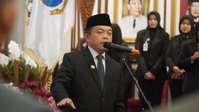 Gubernur Al Haris Lantik Lima Pejabat Pimpinan Tinggi Pratama, Tekankan Penguatan Kinerja, Kekompakan Tim, dan Integritas