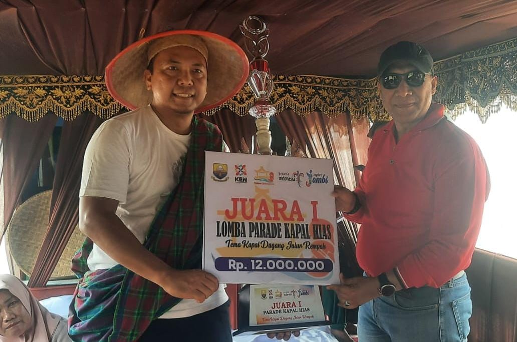 Kabupaten Merangin berhasil menjadi juara pertama pada lomba Parade Kapal Hias memeriahkan Hari Ulang Tahun (HUT) ke-81 RI, dengan tema ‘Kapal Dadang Jalur Rempah’ yang digelar Pemerintah Provinsi Jambi, Sabtu (29/8/2026).