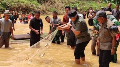 Bupati H M Syukur Didampingi Wabup Buka Lubuk Larangan Telun