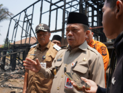 Gubernur Al Haris Tinjau Lokasi Kebakaran di Tanjung Raden, Imbau Warga Waspada Api di Musim Kemarau