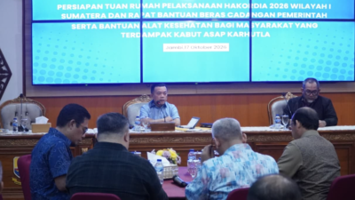 Gubernur Al Haris Pimpin Rakor Persiapan Tuan Rumah Hakordia 2026 Wilayah I Sumatera dan Penyaluran Bantuan Beras Dampak Karhutla
